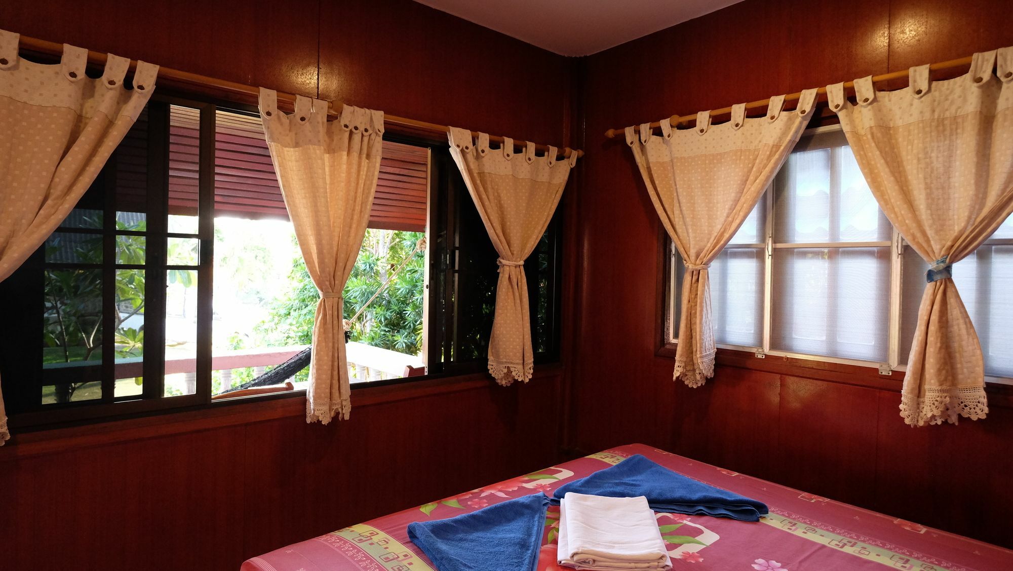 Ibiza Beach Resort Ko Pha Ngan Buitenkant foto
